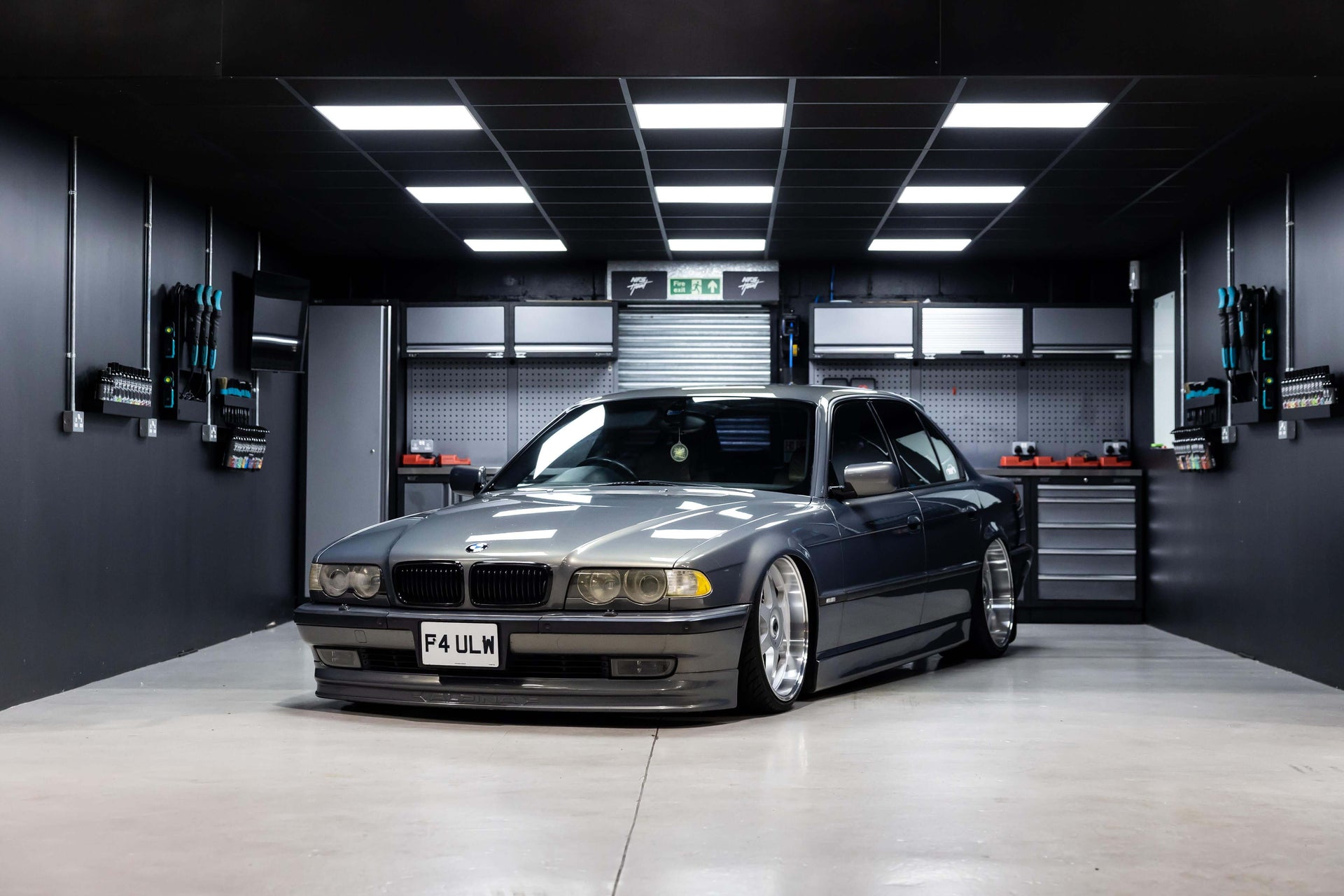 blogs-detailing-a-bmw-e38-728i-detailing-guides