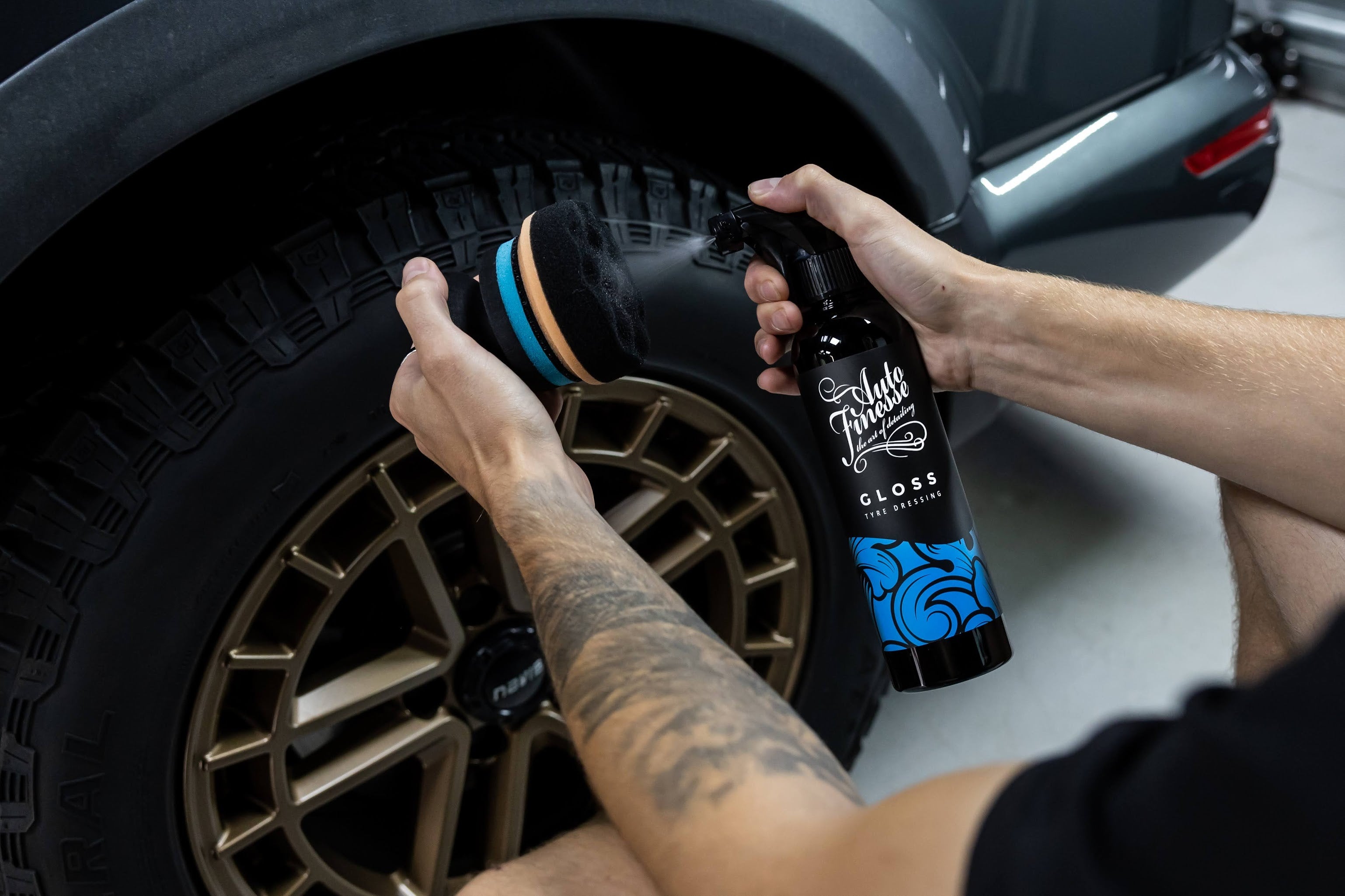 Applying Gloss Tyre Dressing To Applicator