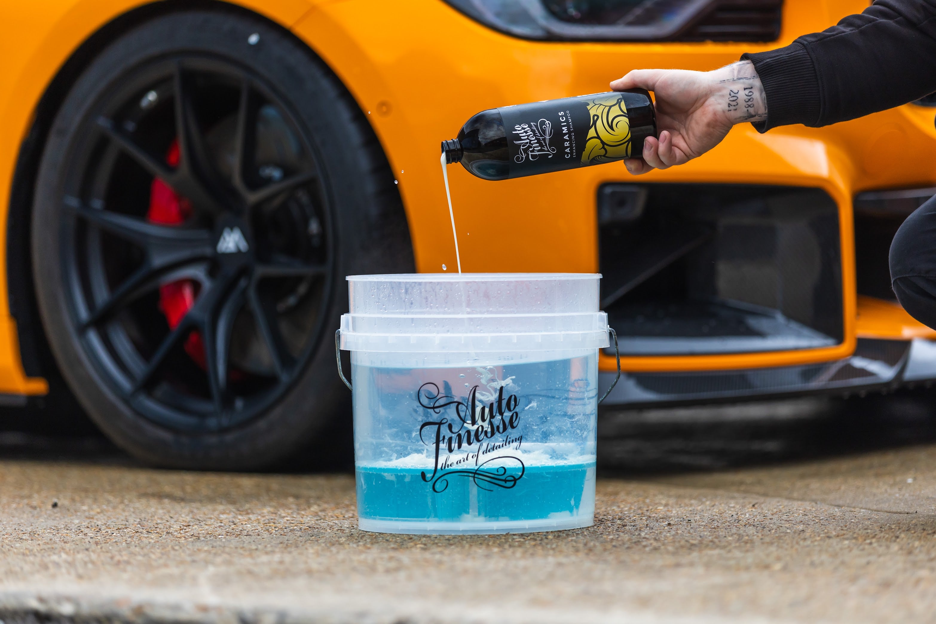 Auto Finesse | Mini Car Detailing Bucket (16 Litre) &amp; Grit Guard